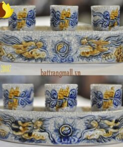 Kỷ thờ, Rồng chầu đắp nổi, men rạn