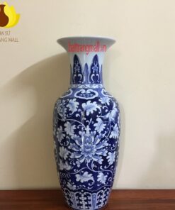 Lộc bình mầu Lam men Trắng, vẽ hoa dây cổ