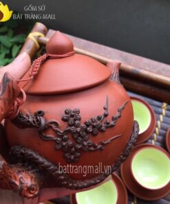 Ấm trà Tử Sa đỏ, đắp nổi hoa Đào